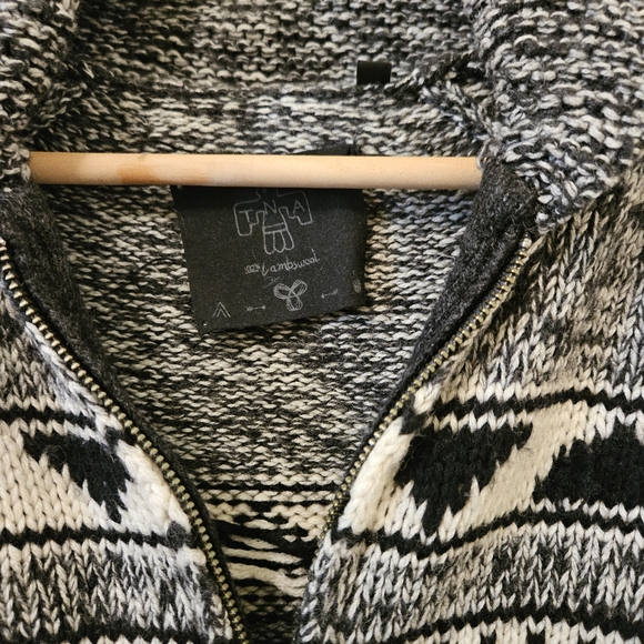 TNA Cardigan - Picture 3 of 3